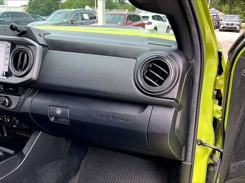 Used 2022 Toyota Tacoma TRD Pro AWD/4WD image 22