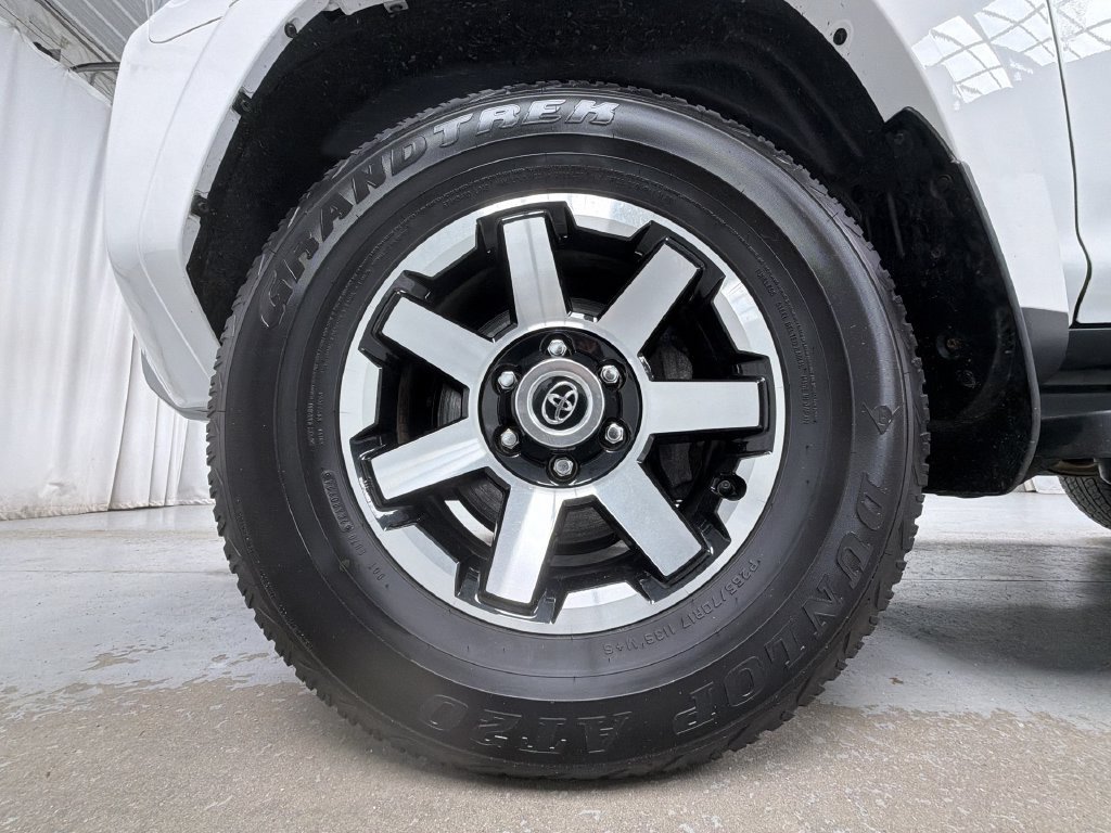 Certified 2024 Toyota 4Runner TRD Off-Road Premium w/ Moonroof Package AWD/4WD image 21