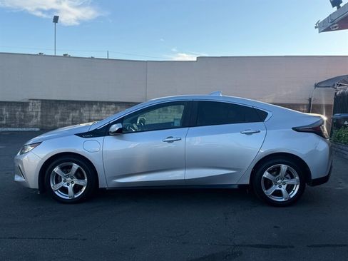 Used 2017 Chevrolet Volt LT FWD image 5