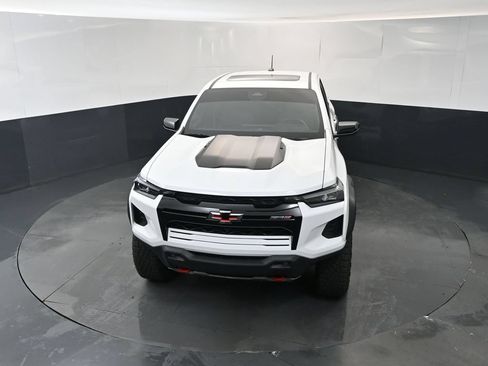 Used 2026 Chevrolet Colorado ZR2 w/ Technology Package AWD/4WD image 30