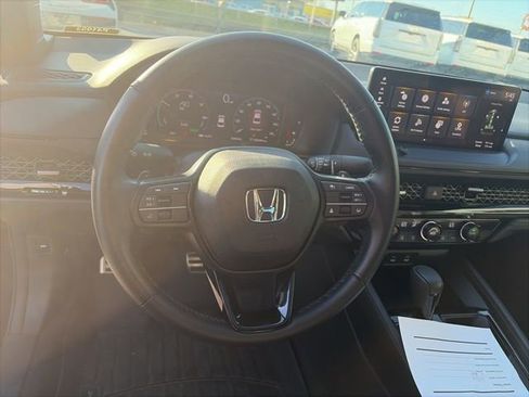Used 2024 Honda Accord Sport image 11