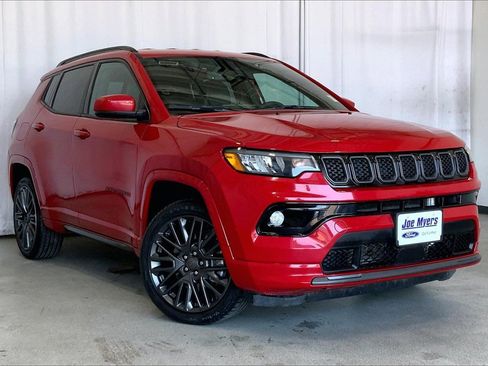 Used 2023 Jeep Compass Limited image 34