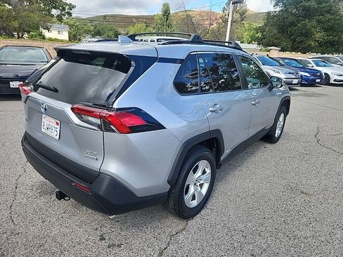 Used 2019 Toyota RAV4 XLE image 5
