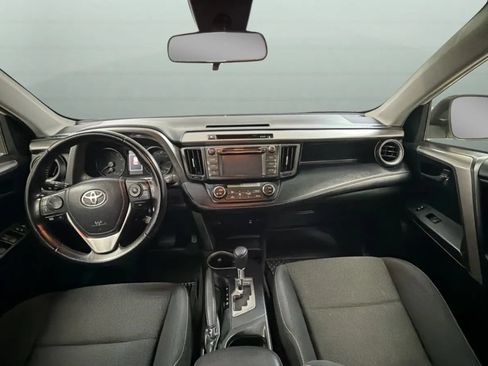 Used 2018 Toyota RAV4 XLE w/ All Weather Liner Package FWD image 9