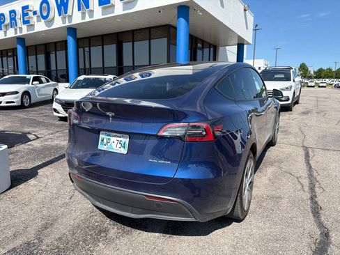 Used 2023 Tesla Model Y Long Range AWD/4WD image 4