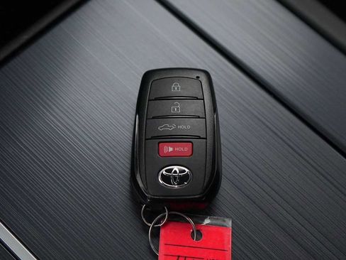 Used 2024 Toyota Tundra Platinum image 28