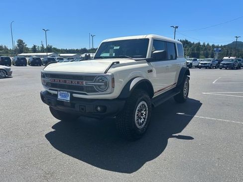 New 2026 Ford Bronco Outer Banks w/ Sasquatch Package AWD/4WD image 6