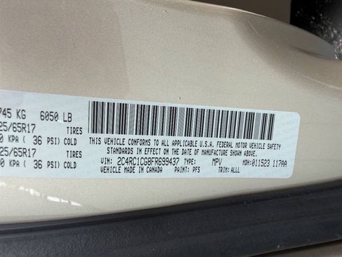 Used 2015 Chrysler Town & Country Touring-L w/ Driver Convenience Group FWD image 17