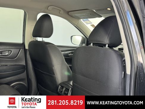 Used 2020 Nissan Rogue SV FWD image 19