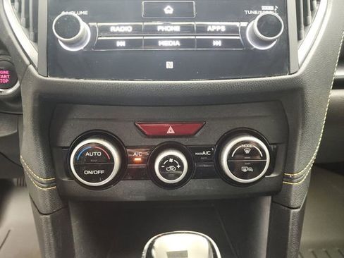 Used 2022 Subaru Crosstrek 2.5i Sport w/ Moonroof Package image 18