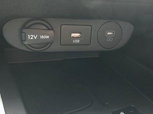 New 2026 Hyundai Elantra Limited image 17