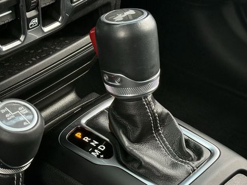 Used 2022 Jeep Wrangler Unlimited Sahara w/ Cold Weather Group image 18