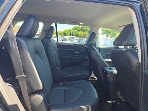 Certified 2026 Toyota Grand Highlander FWD image 12