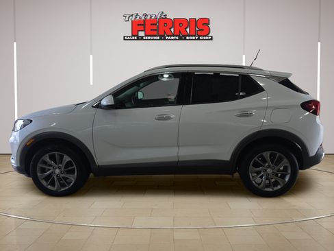 Used 2022 Buick Encore GX Essence w/ Advanced Technology Package AWD/4WD image 2