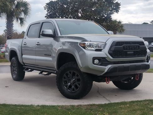 Certified 2023 Toyota Tacoma SR5 w/ Technology Package image 2