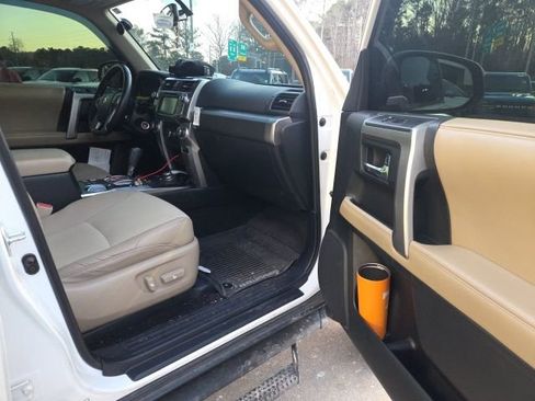 Used 2018 Toyota 4Runner SR5 Premium image 13