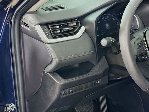 Used 2025 Toyota RAV4 XLE Premium AWD/4WD image 10