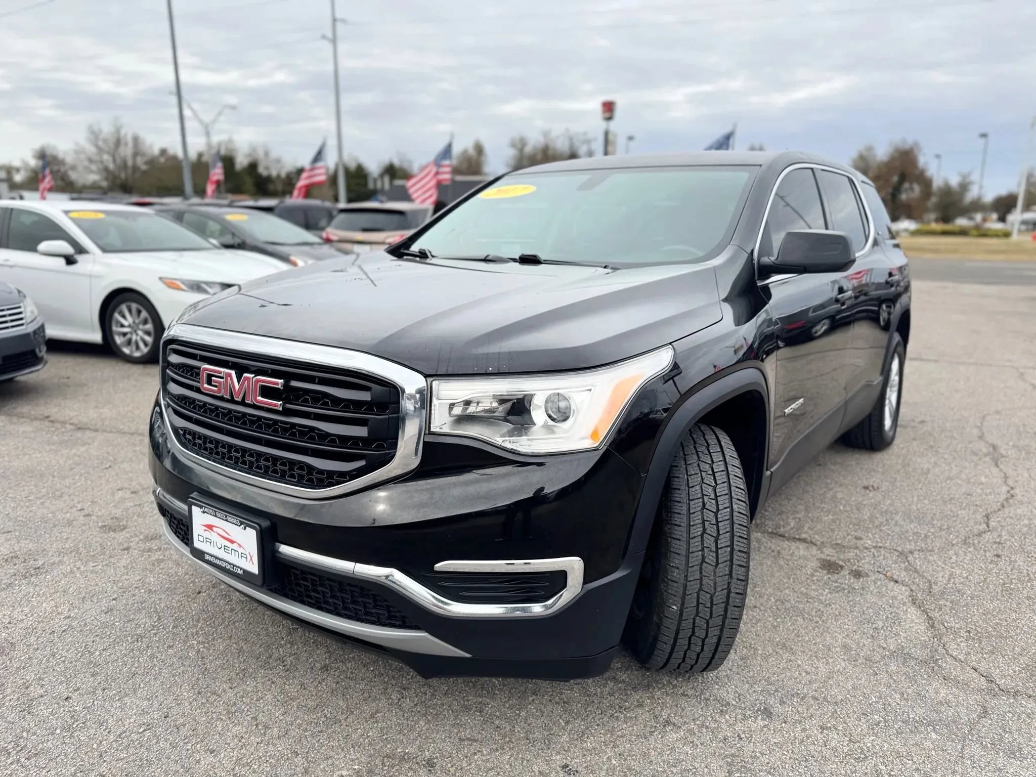Used 2017 GMC Acadia SLE FWD image 7