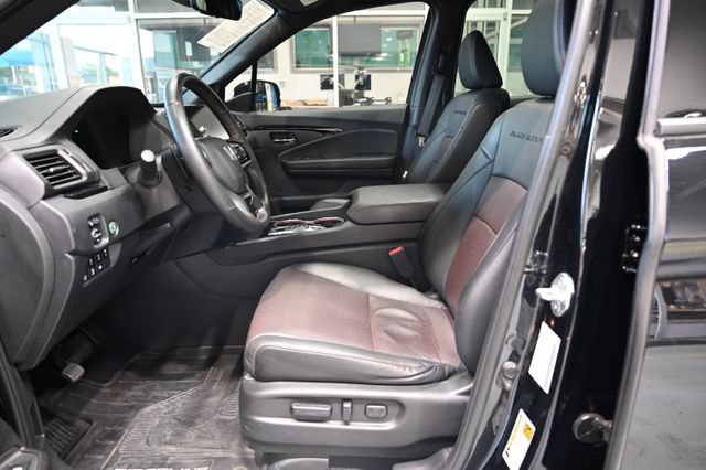 Used 2024 Honda Ridgeline Black Edition image 10