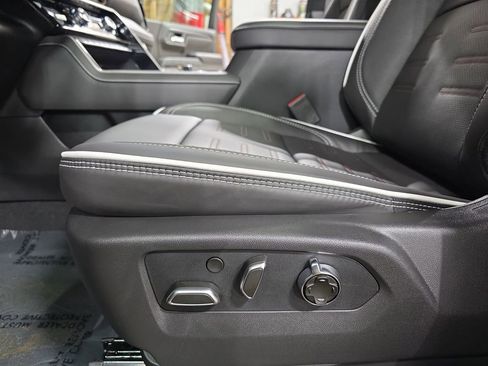 New 2026 GMC Sierra 2500 AT4X w/ LPO, Black Badging Package image 30