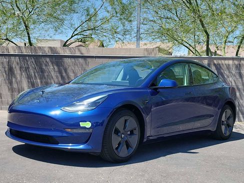 Used 2023 Tesla Model 3 Standard Range RWD image 4