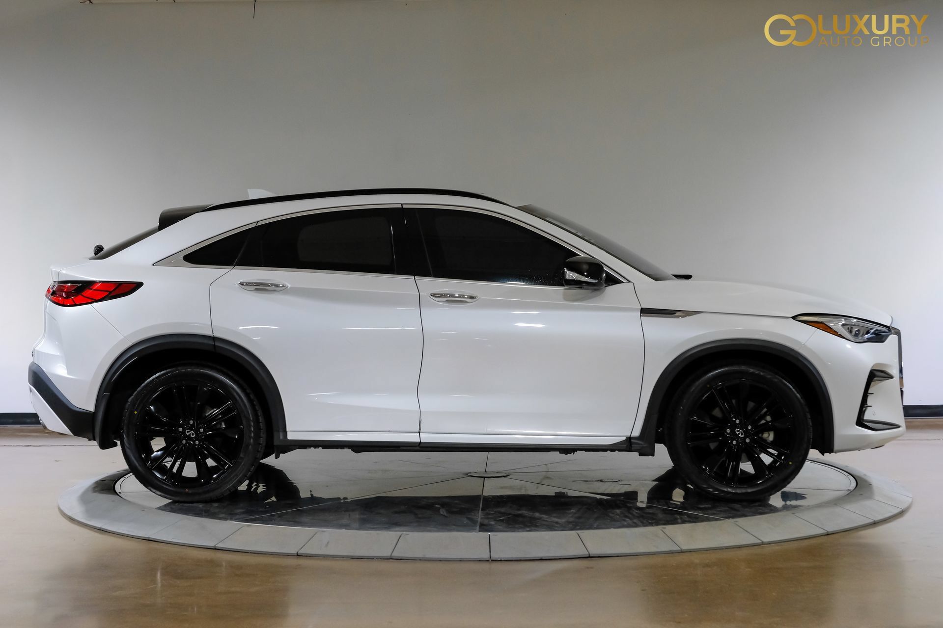 Used 2023 INFINITI QX55 Sensory w/ Lighting Package AWD/4WD image 9