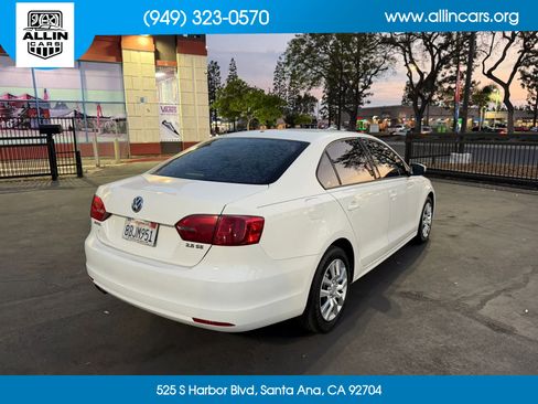 Used 2012 Volkswagen Jetta SE image 4