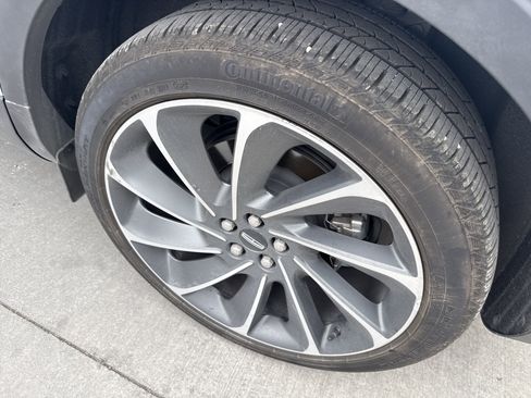 Used 2023 Lincoln Nautilus Reserve w/ Equipment Group 201A image 7