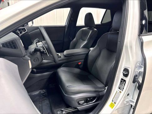 Used 2026 Lexus RZ 350e 2WD w/ Accessory Package (Z1) image 7