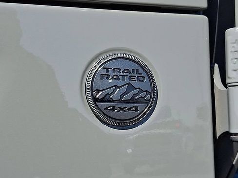 Used 2023 Jeep Wrangler Unlimited Sahara AWD/4WD image 30