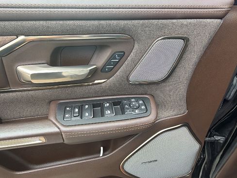 Used 2025 RAM 1500 Limited AWD/4WD image 15