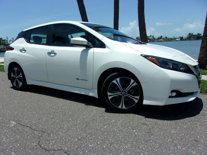 Used 2018 Nissan Leaf SV w/ SV Technology Package FWD image 12