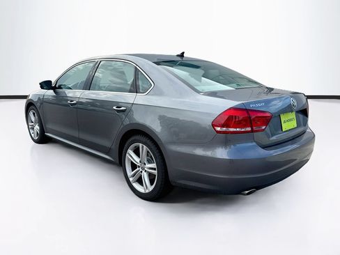 Used 2015 Volkswagen Passat TDI SE FWD image 7