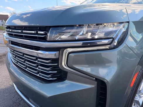 Used 2023 Chevrolet Suburban Premier image 37