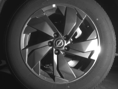 Used 2025 Nissan Rogue SV image 14