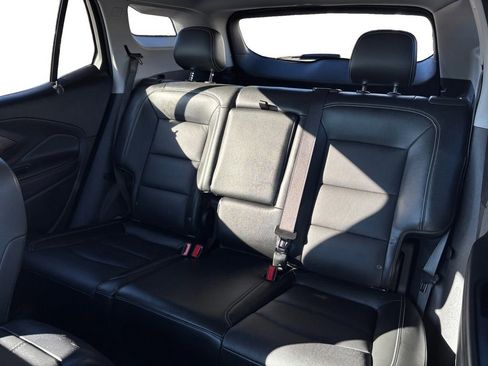 Used 2023 GMC Terrain SLT image 21