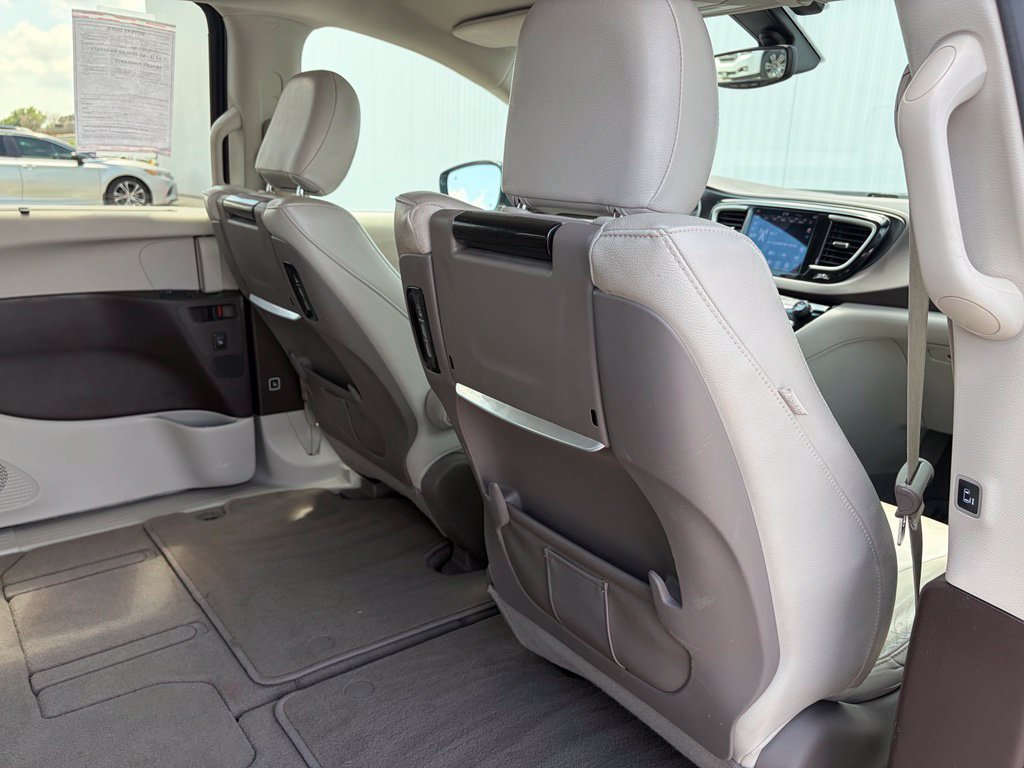 Used 2020 Chrysler Pacifica Touring-L Plus FWD image 26
