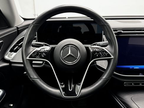 Used 2025 Mercedes-Benz E 350 4MATIC Sedan image 22