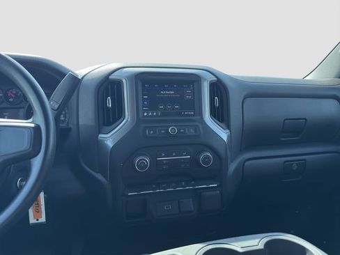 Used 2020 Chevrolet Silverado 1500 Custom w/ Custom Value Package AWD/4WD image 15
