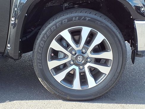 Used 2018 Toyota Tundra Limited image 31