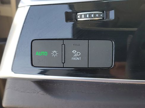 Used 2025 Audi Q8 Premium Plus w/ Premium Plus Package AWD/4WD image 24