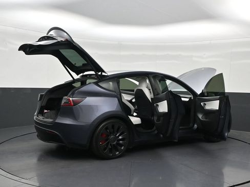 Used 2022 Tesla Model Y Performance AWD/4WD image 30