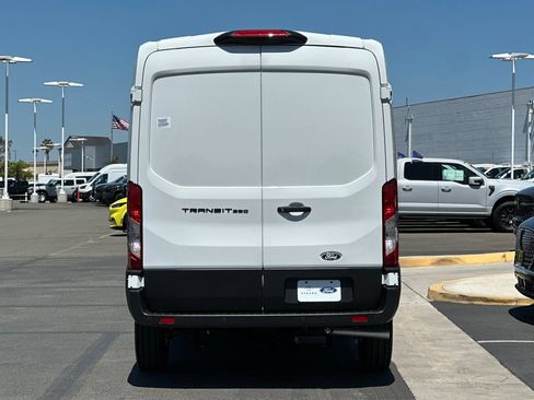 New 2026 Ford Transit 250 148 Medium Roof w/ Load Area Protection Package RWD image 4