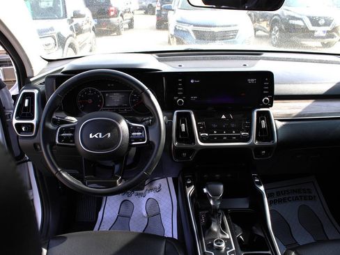 Used 2022 Kia Sorento S w/ Panoramic Sunroof Package image 13