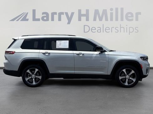 Used 2023 Jeep Grand Cherokee L Limited w/ Luxury Tech Group II RWD image 7