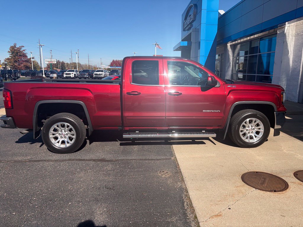 Used 2017 GMC Sierra 1500 SLE w/ SLE Value Package AWD/4WD image 11