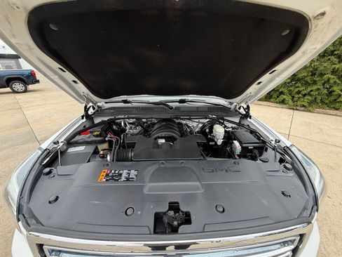 Used 2017 GMC Yukon SLT w/ Open Road Package image 40