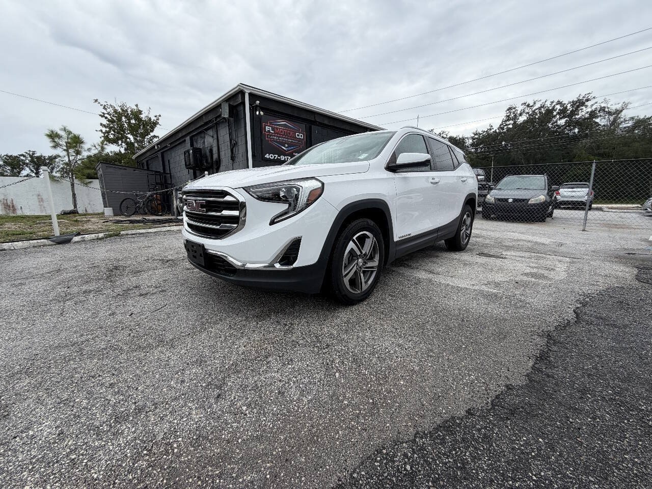 Used 2020 GMC Terrain SLT AWD/4WD image 1