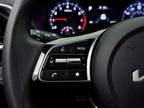 Used 2024 Kia Forte LXS w/ LXS Technology Package image 32