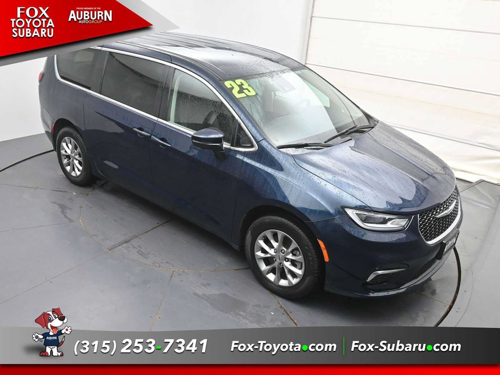 Used 2023 Chrysler Pacifica Touring-L AWD/4WD image 30